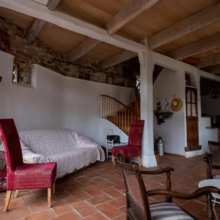 Сasa de vacaciones Maison Charmante A Avec Vue Sur La Montagne Faugères