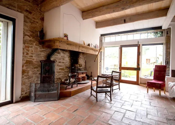 Feriehus Maison Charmante A Avec Vue Sur La Montagne Faugères